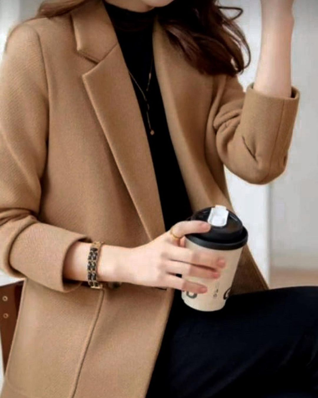 THE CLASSIC CAMEL BLAZER COAT